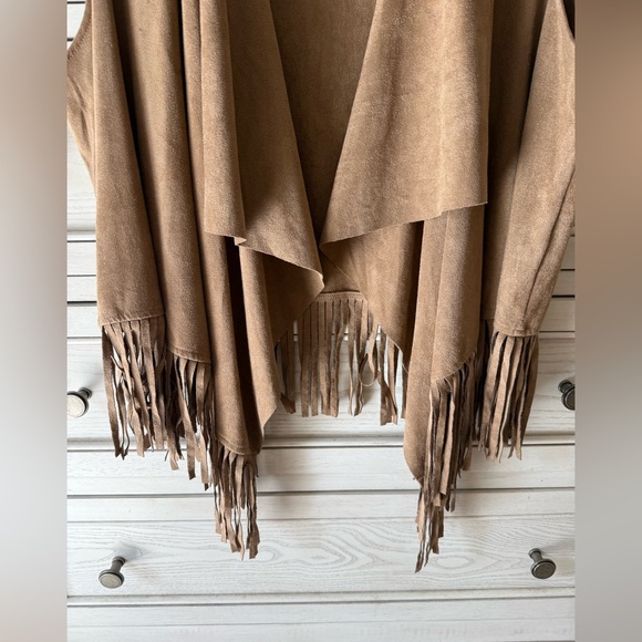 Rommates Boho Southwest Fringe Cowgirl
BROWN Faux Suede Vest Plus Size 2X - Picture 5 of 7